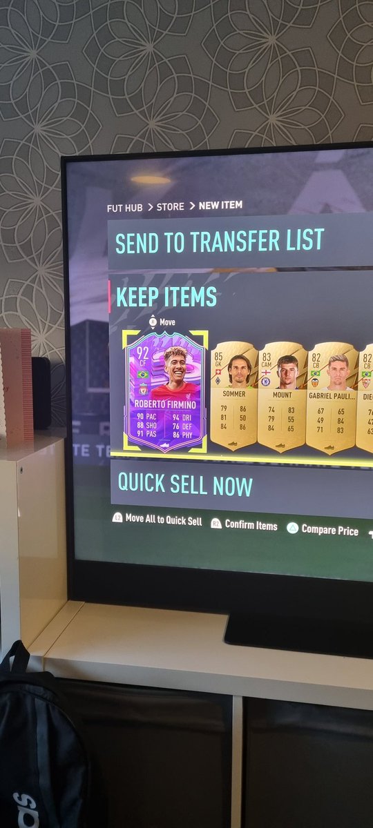 DWallace1979's tweet photo. @the_pieface end of season rewards. Happy days. https://t.co/F3gEPi4tNE