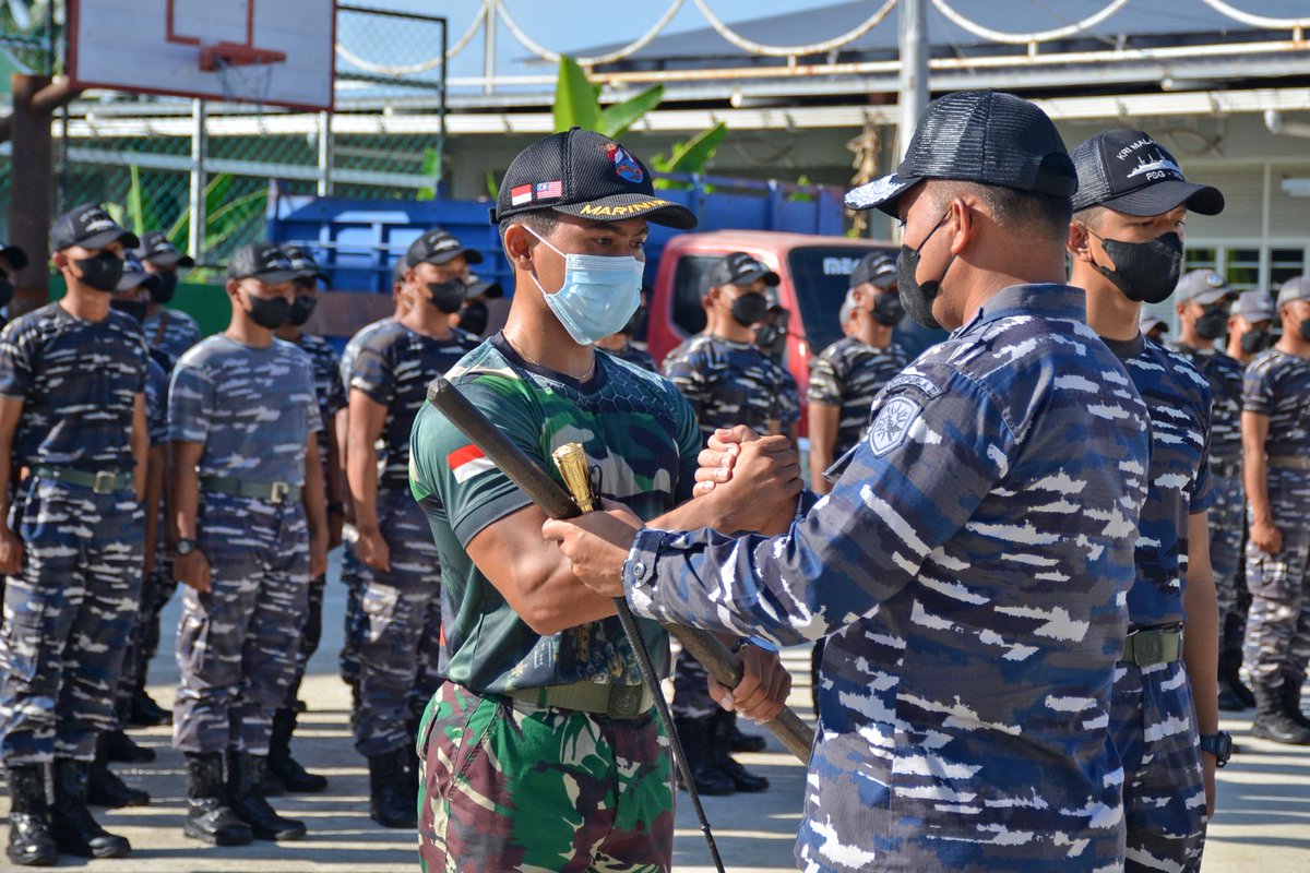 Puspen_TNI's tweet photo. Prajurit Marinir TNI AL Laksanakan Karya Bhakti Dan Pemberian Bantuan Sosial Di Sebatik

#tni #tnial #marinir #bansos #karyabhakti #sebatik

https://t.co/r25mC1GgVJ https://t.co/jJeJKaNR8M