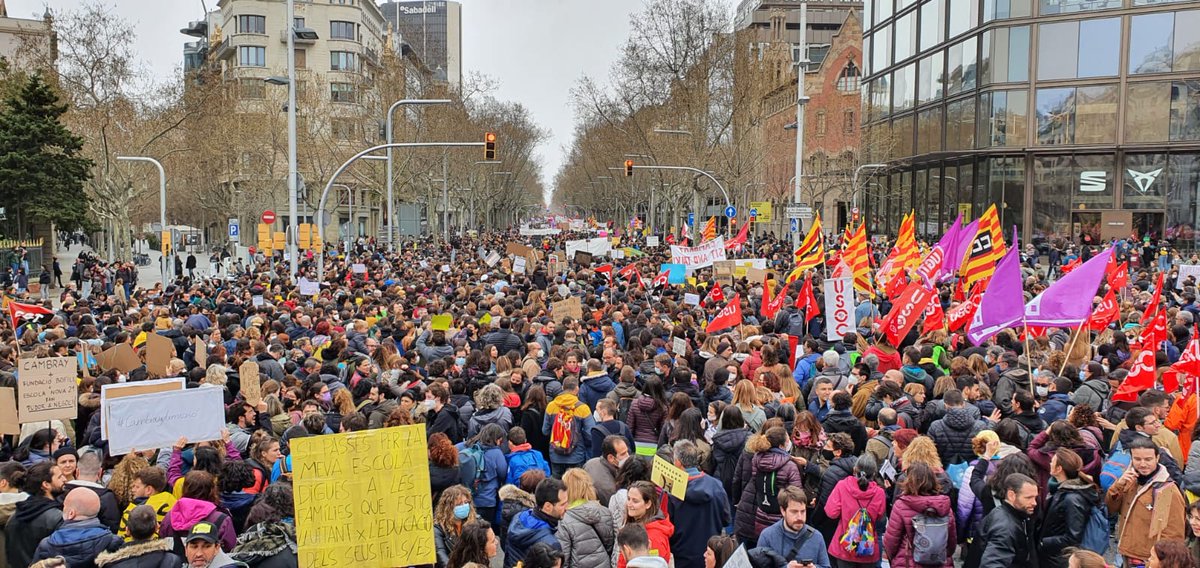 USTECSTEs's tweet photo. Bon dia @omnium, avui tercer dia de #vagaeducació. Seguim en aquesta lluita compartida per una educació pública, catalana, democràtica, feminista i de qualitat. No hi ha cap estructura de país més necessària que l'educació gratuïta i de qualitat. Seguim! https://t.co/cD9WyUhI0E