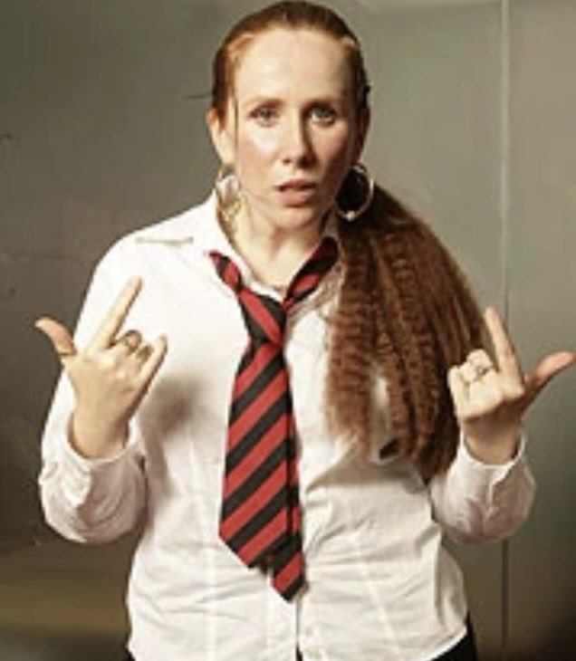 Massive__Dump's tweet photo. @sjwolohan Meet #AngelaRayner @angelarayner she has plenty to say - for #example
#YeahButNo and #AmIbovvered https://t.co/pJfOkb0JmY
