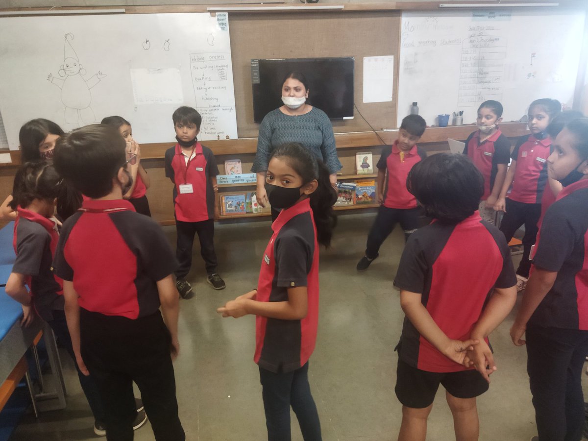 Ms_Ritu's tweet photo. So delighted to see students enjoying their #closingcircle @FSSurat @AswaniNandini @MariyamBaxamusa #ibpyp #bondingtime https://t.co/d3Tlcy3kFJ