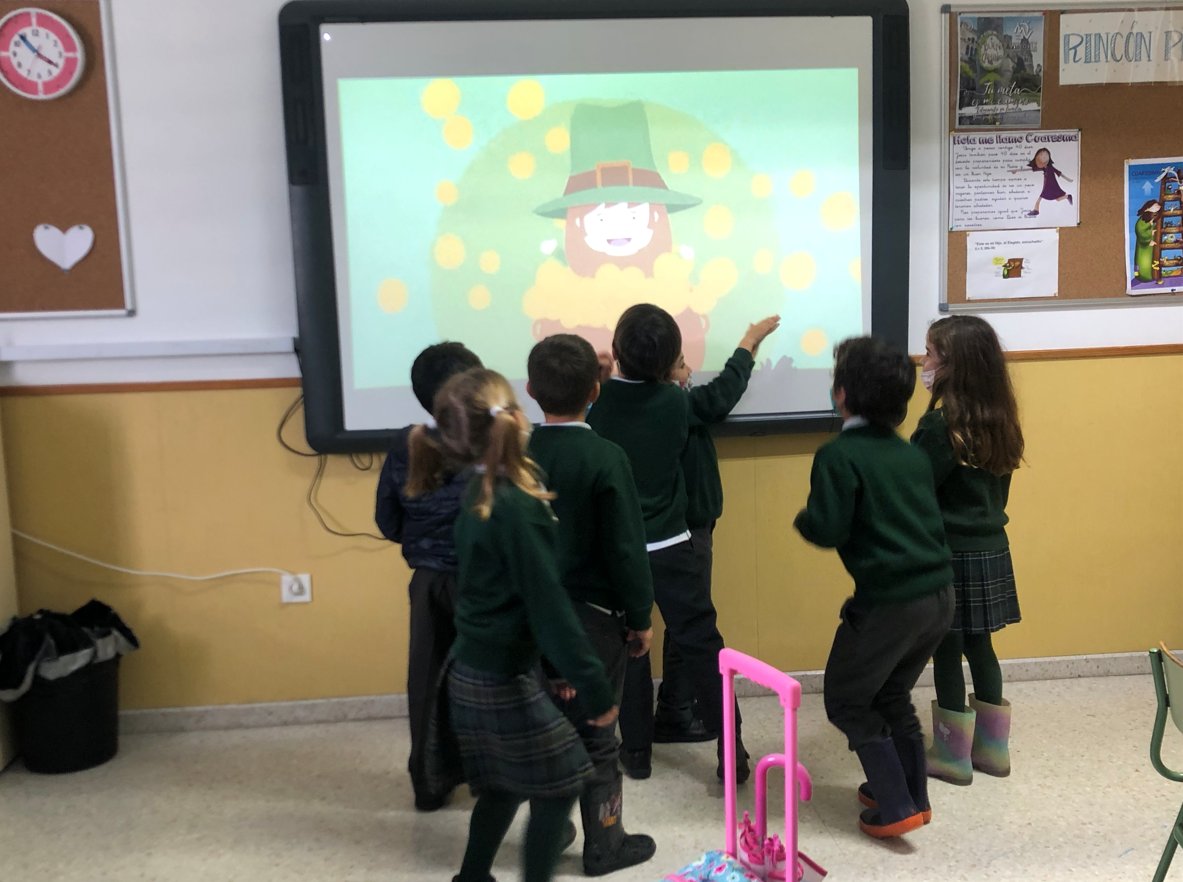 esc_idiomasfv's tweet photo. Happy St Patrick's Day! ☘️
Hoy celebramos el día del patrón de Irlanda, San Patricio. Los alumnos de #Foovy de @OSPatricio_FV
y @echamendi_FV trabajaron ayer en clase sobre esta festividad 🤗
@fvictoria_es #growinguptogether https://t.co/BauETaoKEh