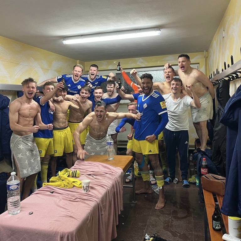 fkpirmasens's tweet photo. So kann der Tag doch starten: Finaaaaaaaale! Wir freuen uns auf das Pokal-Endspiel des @SWFVonline gegen den TSV Schott Mainz. #Pirmasens #Fussballkulturerbe #fkpirmasens #SWFV #Pokal https://t.co/OckF2dIPpt
