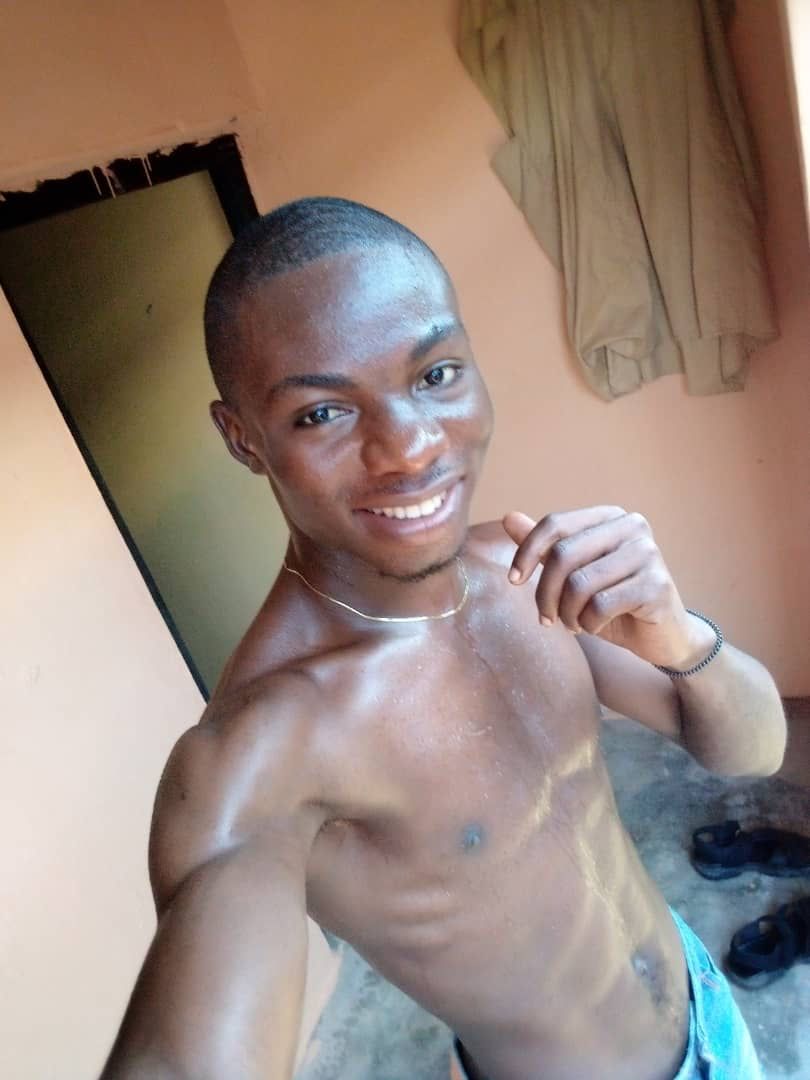 IJEM🌻 on X: naked and unashamed. throwback to 2019 🤭🤭  t.co8B6rufgbgs  X