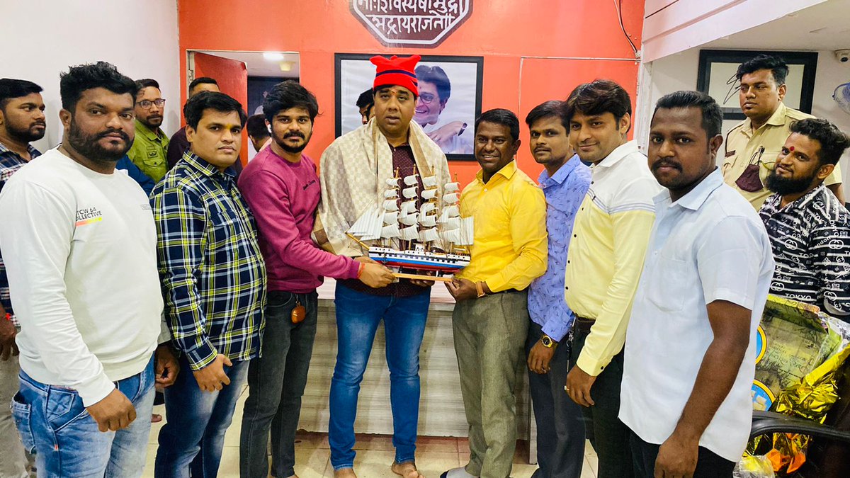 ddmandavkar's tweet photo. मा.श्री अविनाश जाधव साहेब  यांची #नाविकसेनेच्या #अध्यक्ष पदी निवड झाल्याबद्दल ठाणे शहर प्रभाग अध्यक्ष श्री दिनेश मांडवकर आणि सहकाऱ्यांनी त्यांची भेट घेऊन शुभेच्छा दिल्या....! 
@avinash_mns @mnsreport9 @JadhavMns @mnsadhikrut https://t.co/i226xfXboE