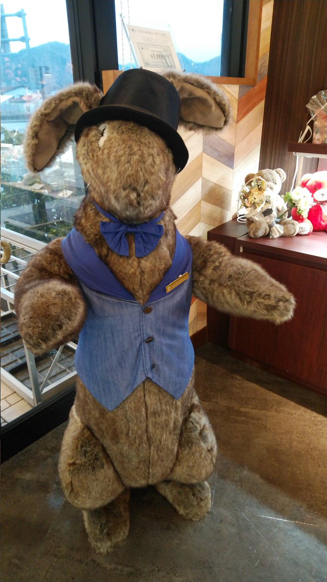 marikoA0726's tweet photo. #KATASHIMA でケーキタイム🍰
可愛いウサちゃんいた🐰 https://t.co/77FLQDZDv1