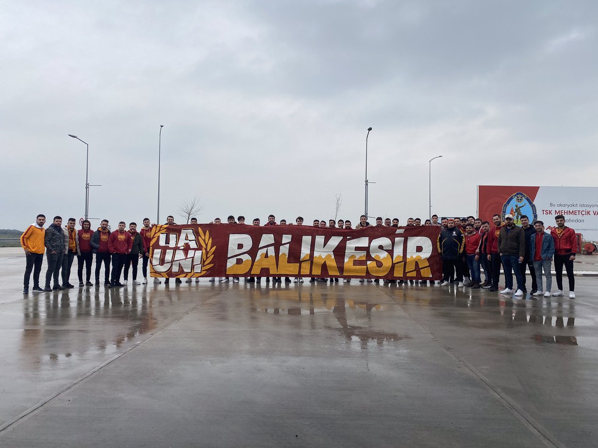 uAUNIBalikesir's tweet photo. ARMANIN PEŞİNDE!

Galatasaray’ımızın Barcelona maçı için İstanbul yolundayız.
#ultrAslanUNI #uAUNIBalıkesir https://t.co/tsBEV3dwAz