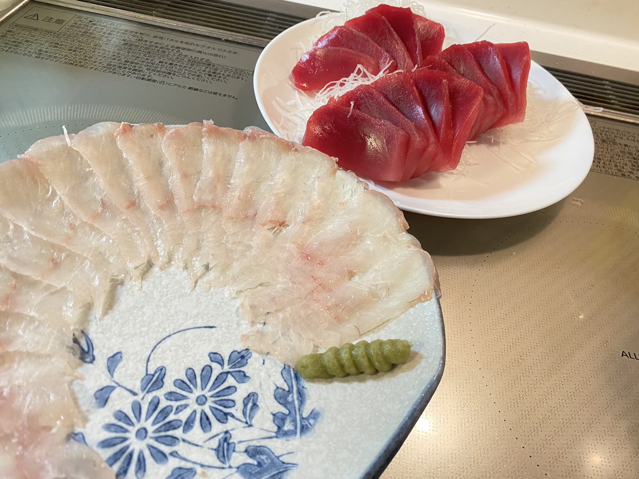 りょう ヒラメの薄造りとマグロの刺身 T Co Xxi2gubboi Twitter りょう ヒラメの薄造りとマグロの刺身 T Co Xxi2gubboi Twitter