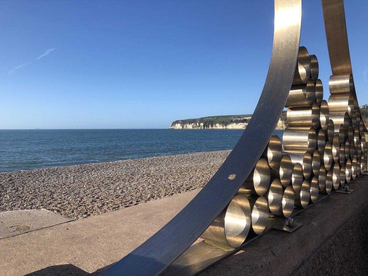 Sophia_Moseley's tweet photo. Not bad for a work backdrop
#Theatre #film #Juassic #coast https://t.co/eM7JDhuQRk