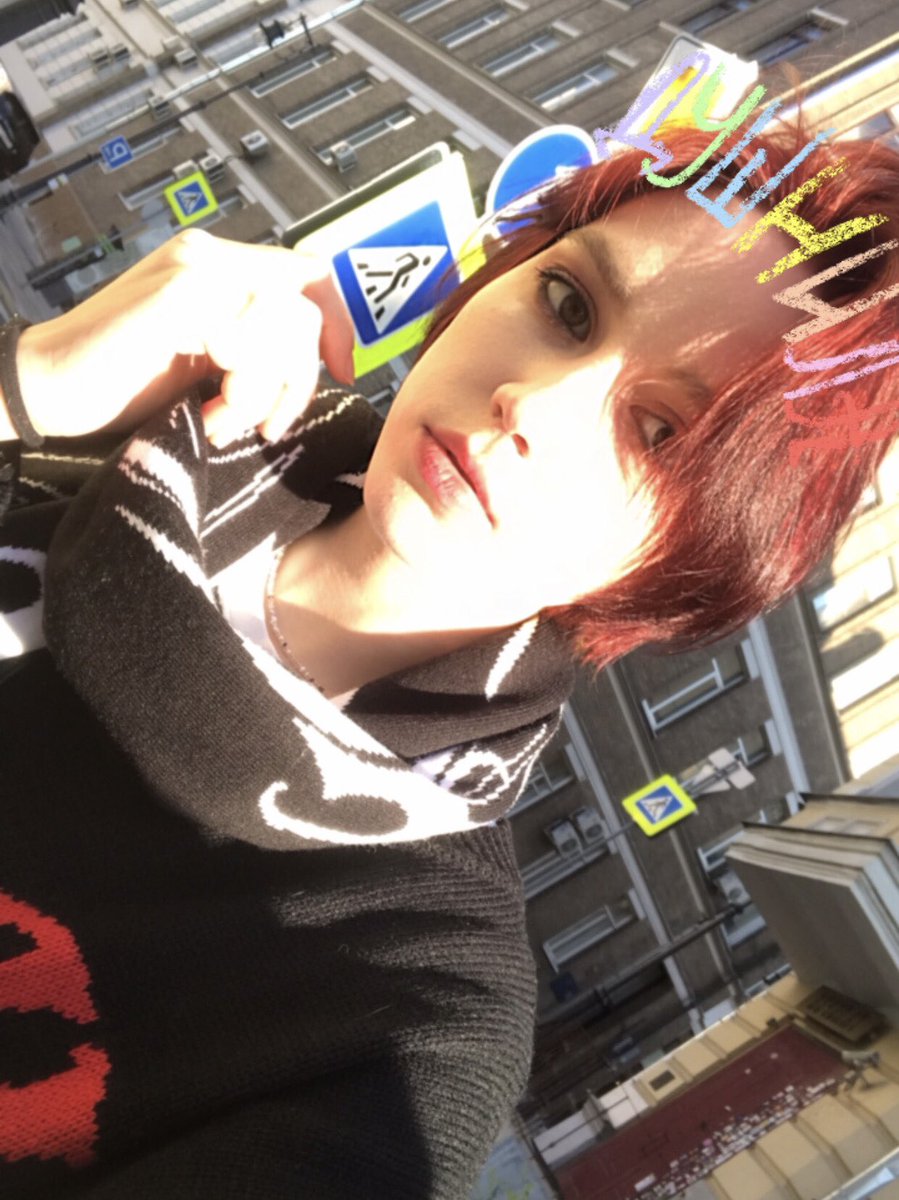 jeonpetuh's tweet photo. настя называет меня каким-то Джейком из энхуйпена я даже не знаю кто это https://t.co/YrhTCAhejF