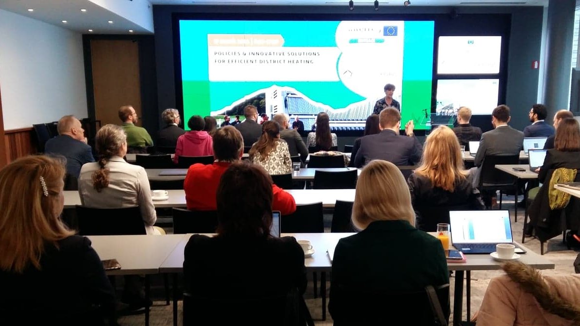 Our joint conference is taking place today!

Florence Ranson welcomed us and @RiccardoBatt started the day with an overview of the <a href="/ENTRAIN_project/">ENTRAIN project</a> supporting tools for #renewable #districtheating!

Useful messages for #EC policymakers! <a href="/Energy4Europe/">Energy4Europe 🇪🇺</a> <a href="/cinea_eu/">CINEA 🇪🇺</a> #REPowerEU