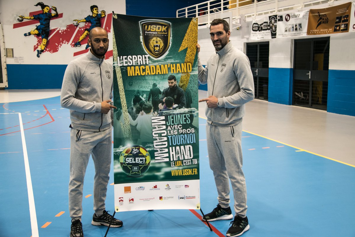 USDKDunkerque's tweet photo. Retour sur les 2 derniers Macadam'Hand, à Grand-Fort-Philippe et Gravelines ! 💙🖤
Une opération qui consiste à mener dans les quartiers un projet à caractère éducatif qui s’appuie sur la pratique d’un Handball adapté aux plus jeunes : le Minihand. 💪
#LEspritdeDunkerque🦁 https://t.co/rJu4cwzKV9