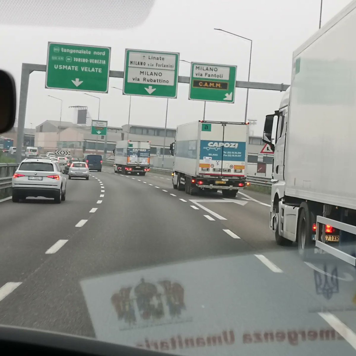 franciaio's tweet photo. Partiti con #convoglioumanitario per portare farmaci, attrezzature beni di prima necessità e accompagnare poi in #Italia profughi, madri e bambini, sfuggiti agli orrori della #guerra che sta devastando l'#Ucraina invasa dallo "#ZarPutin"
#stopwar #stopwarucraina #EmergenzaUcraina https://t.co/VnjkU4f7mQ
