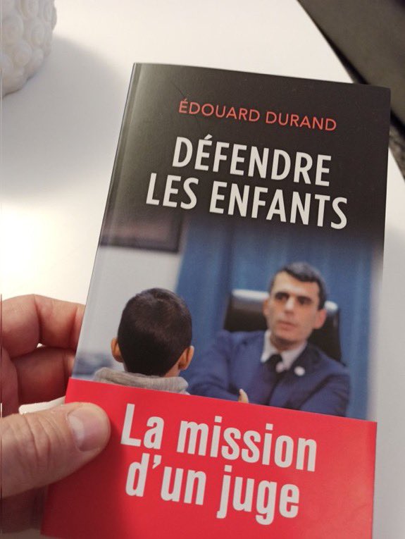 BrehatC's tweet photo. Question qui me turlupine : pourquoi y a t il si peu de juges de Durand - des gens qui trouvent normal de considérer l’enfant dans son humanité (sa parole,  puisque notre humanité est bien dans la parole et le langage) en France ? https://t.co/IOrA2XHQFE
