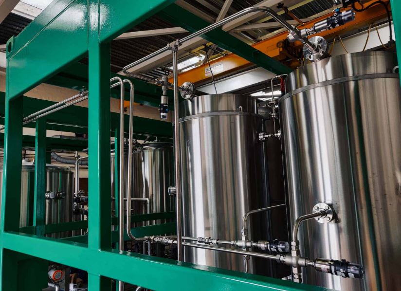 AcuComm's tweet photo. NEW: Rossi Biofuel opens new biodiesel plant in Komárom, Hungary, with a capacity of 50,000 tonnes per year: https://t.co/ZO7Yg0mEdu https://t.co/gQ1JRc9prq
