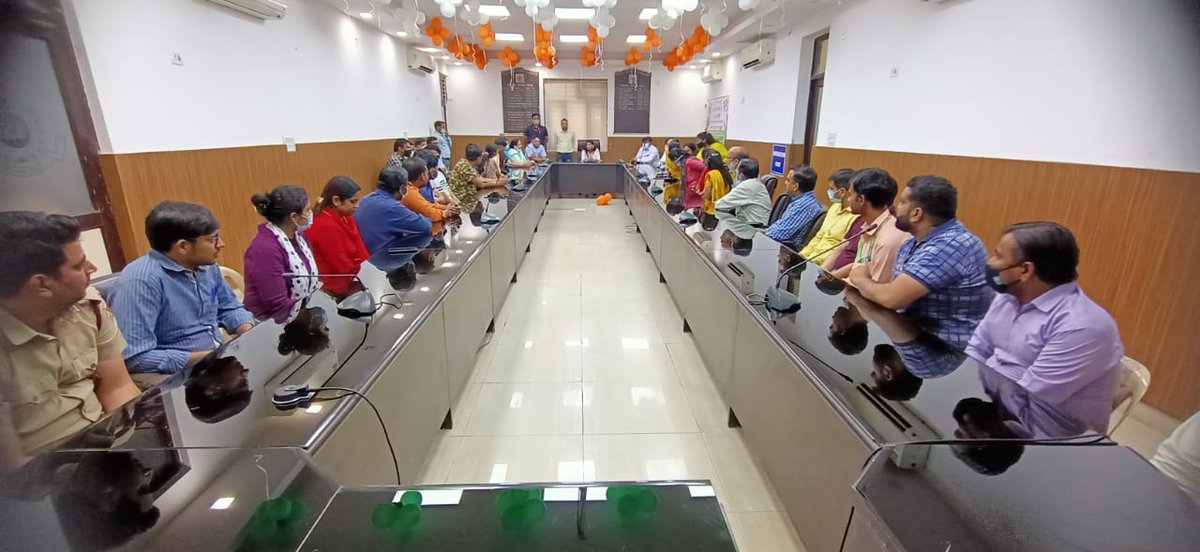 DMCentralDelhi's tweet photo. Holi Celebration at office of District Magistrate Central, 14 Daryaganj.

#HappyHoli 
#Holi2022 https://t.co/FPXZGEPKVL