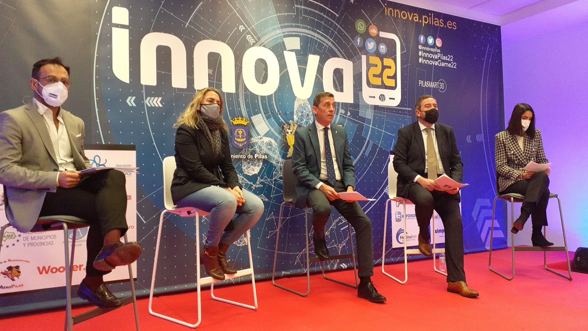 Alcalde de Pilas José Leocadio Ortega inaugura jornada #innovaPilas22 con asistencia de Juan Luis Cruz DG CFR y Félix Romero Alcalde de Cañete de las Torres y Maria del Carmen Rodríguez INPRO <a href="/RedGuadalinfo/">Vuela Guadalinfo</a>