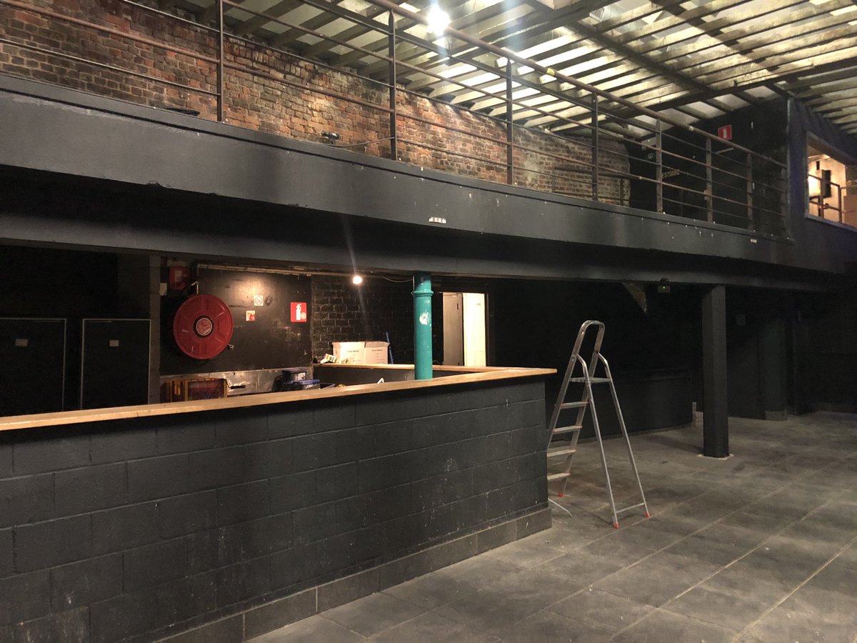 rob_televisie's tweet photo. Op 28 april heropent nachtclub Albatros in @stadleuven als PLACE2B. Club sloot 3 jaar geleden deuren maar nieuwe eigenaar wil nachtleven in #Leuven nieuw leven inblazen. In week democratische prijzen voor studenten, in weekend 18+. #robnieuws #robtv https://t.co/oI6qc46I5e