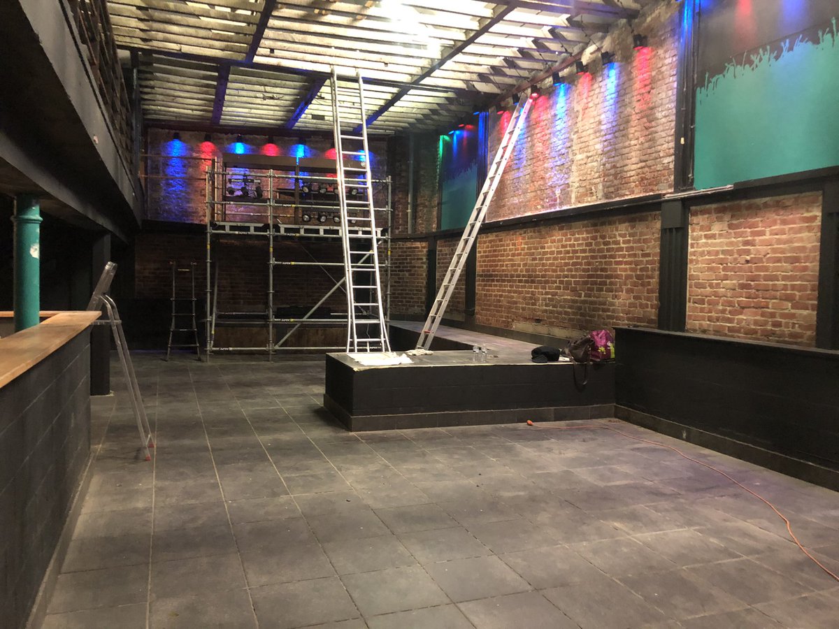 rob_televisie's tweet photo. Op 28 april heropent nachtclub Albatros in @stadleuven als PLACE2B. Club sloot 3 jaar geleden deuren maar nieuwe eigenaar wil nachtleven in #Leuven nieuw leven inblazen. In week democratische prijzen voor studenten, in weekend 18+. #robnieuws #robtv https://t.co/oI6qc46I5e