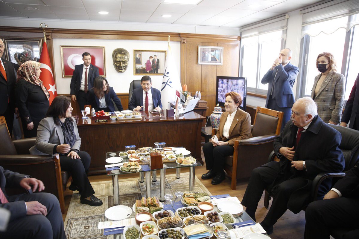 OZLEM_CERCIOGLU's tweet photo. Bir dizi etkinlik için kentimize gelen İYİ Parti Genel Başkanımız Sn. @meral_aksener ile birlikte Nazilli Belediyesi’ni ziyaret ettik. 

Misafirperverlikleri için Nazilli Belediye Başkanımız Sn. @KursatEOzcan’a teşekkür ediyorum. https://t.co/JU3N0cODXu