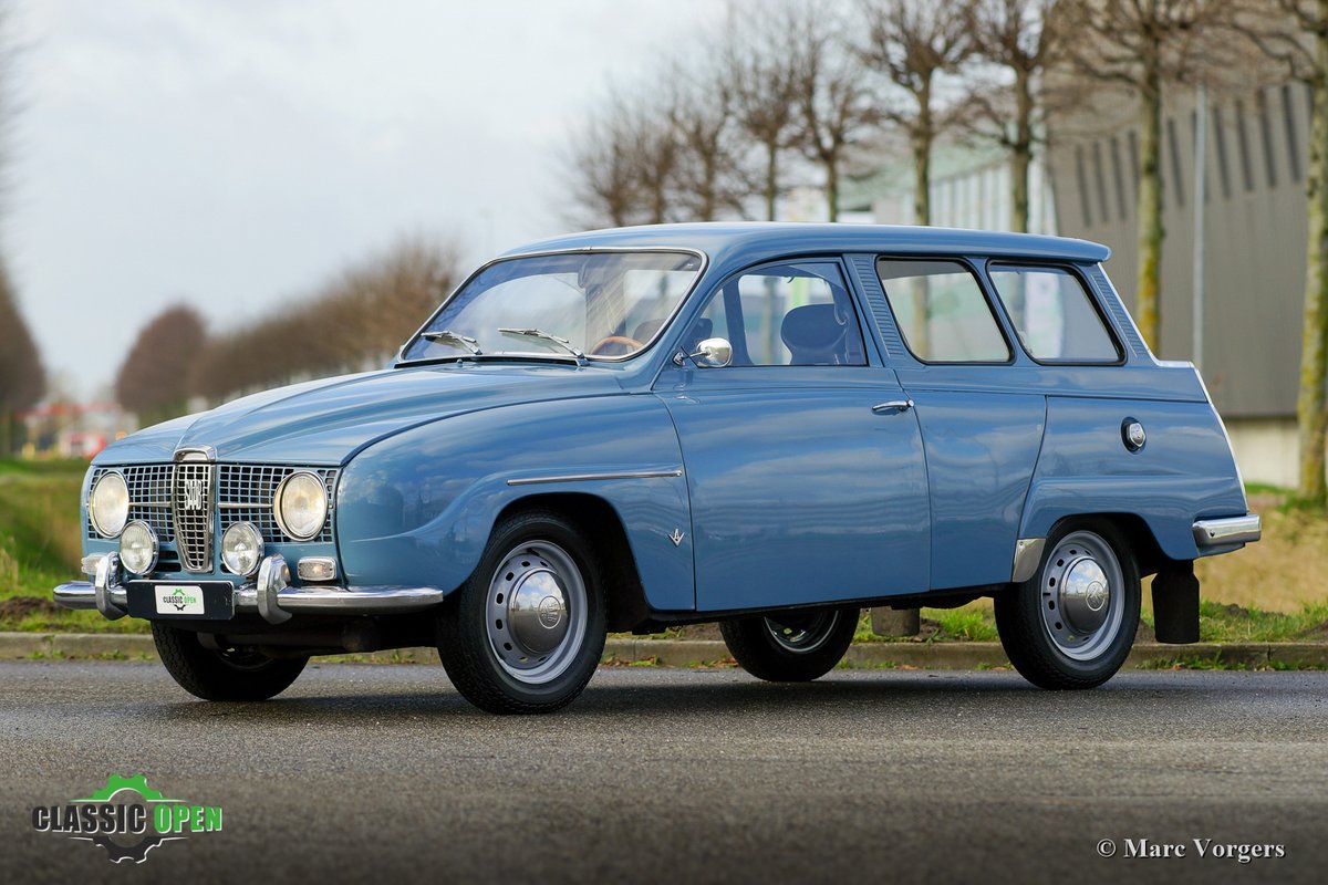 ClassicarGarage's tweet photo. A very rare sight... Gorgeous 1968 Saab 95 V4 'long nose' estate in excellent condition! Find out all about it here: https://t.co/Ol2OkLhWxF
#Saab #Saab95 #SaabV4 #SaabLife #ClassicCars #Oldtimer #ClassicarGarage #ClassicOpen #MyClassyRide https://t.co/o7piWuSOks