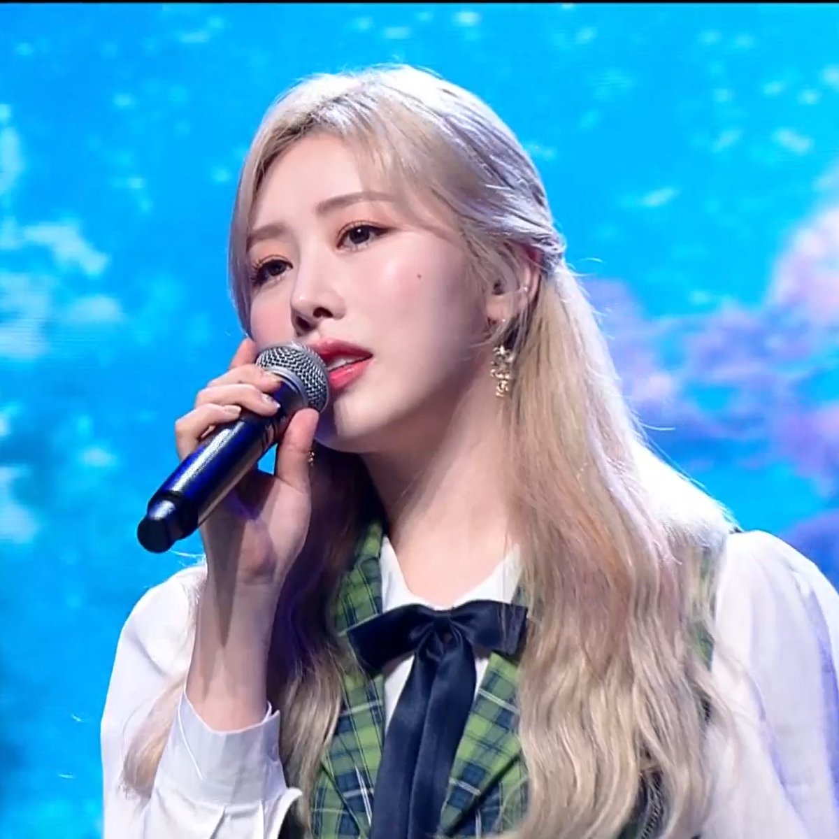 idealtypegirl's tweet photo. Woah... Her visual!

#우리의_겨울에도_봄이_찾아오겠죠 
#홍의진 #HONGEUIJIN
#홍의진_여덟번째봄 
#여덟번째봄 #The8thSpring https://t.co/IM4OChacnR