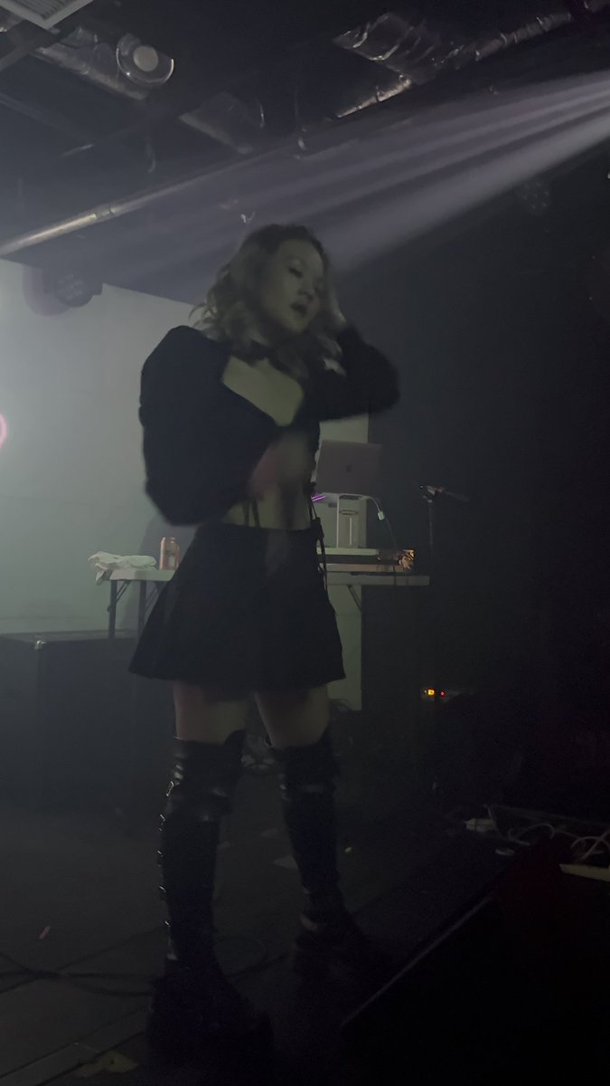 Benjamin tweet media