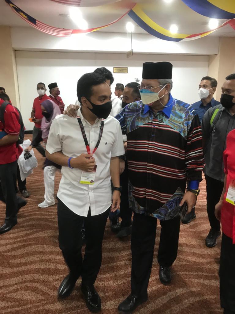 Saya yakin YAB DATUK ONN HAFIZ GHAZI,Menteri Besar Johor akan menyambung kecemerlangan YB DSU HASNI MUHAMMAD memimpin Johor DT.