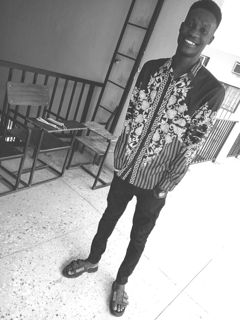 Olujay1_'s tweet photo. Standing alone is better than standing with people who hurt you https://t.co/MN2cOqoT1V