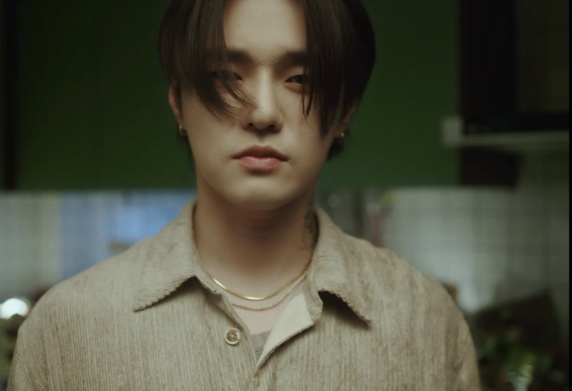 DeanThailand's tweet photo. [📸] คุณดีนจาก MV เพลง Off-Line - Rad museum feat. Dean, Leehi 

— นี่มันเรื่องจริงไม๊หมออ คุณดีนกลับมาคัมแบคในรอบปี หัวใจผมแตกสลายเลยฮะมุง 😭❤️‍🔥❤️‍🔥❤️‍🔥✨ 

#DeanPlaylist https://t.co/TMdFtEGiXR