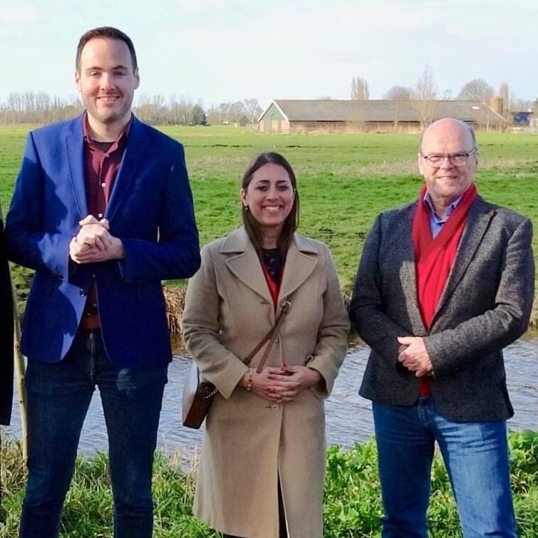 PRODeRondeVenen's tweet photo. Kiezers, bedankt! Wat een mooie uitslag. We hebben meer stemmen gekregen dan vier jaar geleden en onze drie zetels in de gemeenteraad behouden. 

@Pieter_Kroon, @ErnstSchreurs en Monique Prins zijn namens PvdA/GroenLinks verkozen in de gemeenteraad. (1/2) https://t.co/vSigo2Bg73
