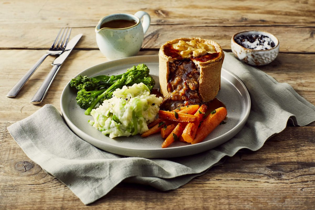 vegsoc's tweet photo. A happy #StPatricksDay to all celebrating ... this rich and tasty #Guinness Pie with Colcannon sounds like it could just hit the spot https://t.co/MehqZbzmgx #meatfree #perfectpie https://t.co/UmMfnHU0Mw