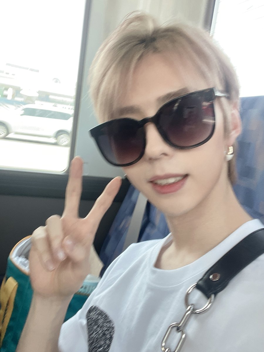 megamax_twt's tweet photo. [ #아이덴 ]

맥시멈도 나 보고싶겠지?
나는 맥시멈 보고 싶으니까

#메가맥스 #MEGAMAX #MGX https://t.co/QiiPWFcvFU