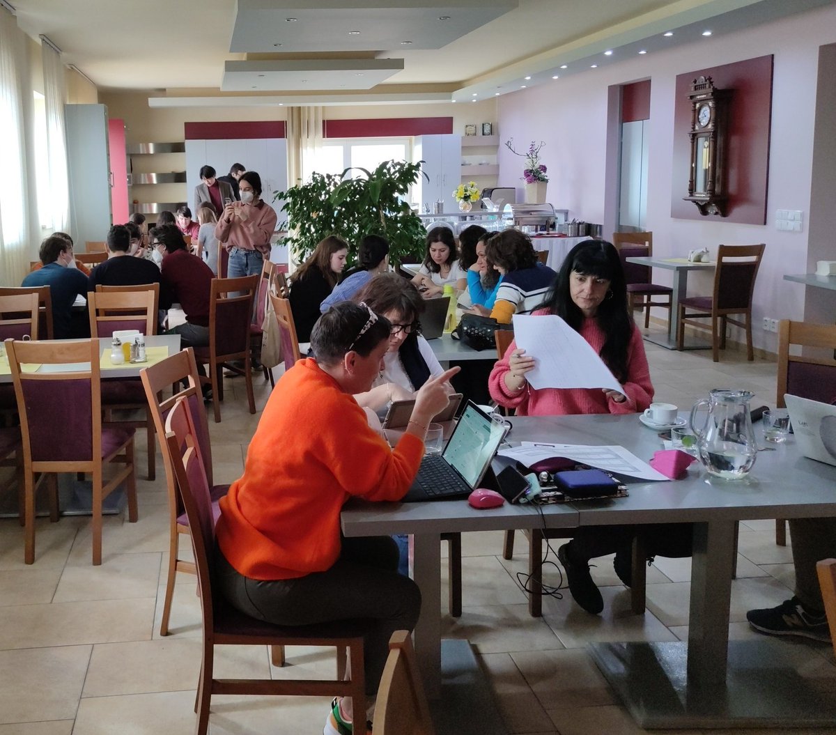 OscarGlezTLG's tweet photo. Design Competition is on 🤘🤘🤘#gamificationdesign in #GAMEPlzen, with @gameproject2012. Today, as a bonus, I introduced #storymapsjs and #herosjourney https://t.co/LepoKxIA5S