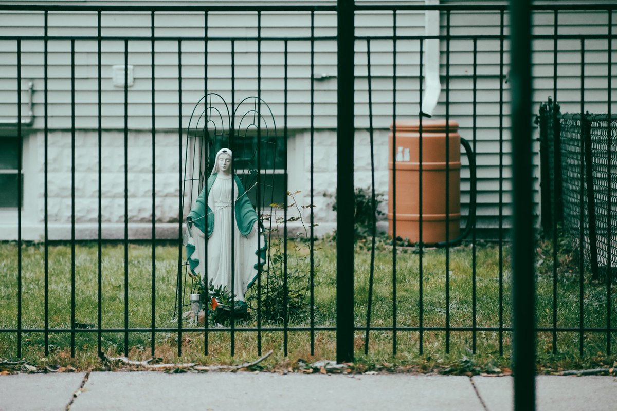 Another Humboldt Park Virgin #humboldtpark #streetphotography