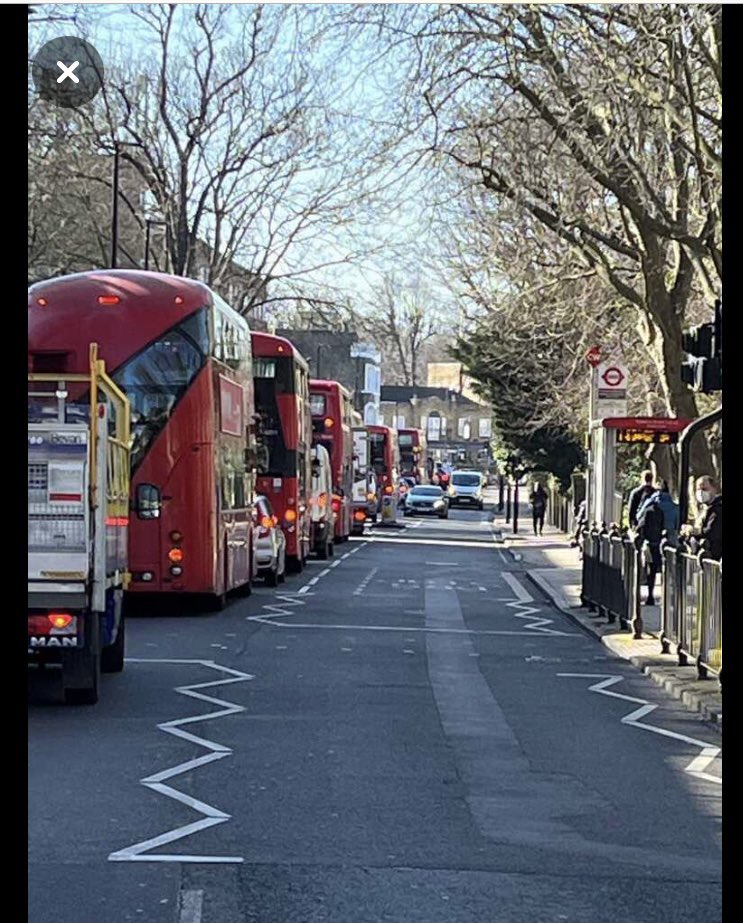 This is Highbury now. Rows of buses going nowhere. Thanks to failed #Highbury LTN, causing misery &amp; gridlock, &amp; <a href="/RowChampion/">Rowena Champion</a> <a href="/IslingtonBC/">Islington Council</a> ignoring residents. <a href="/HighburyKeep/">keep highbury moving</a> @Paul_Convery <a href="/KatePothalingam/">Kate Pothalingam 🔶</a>