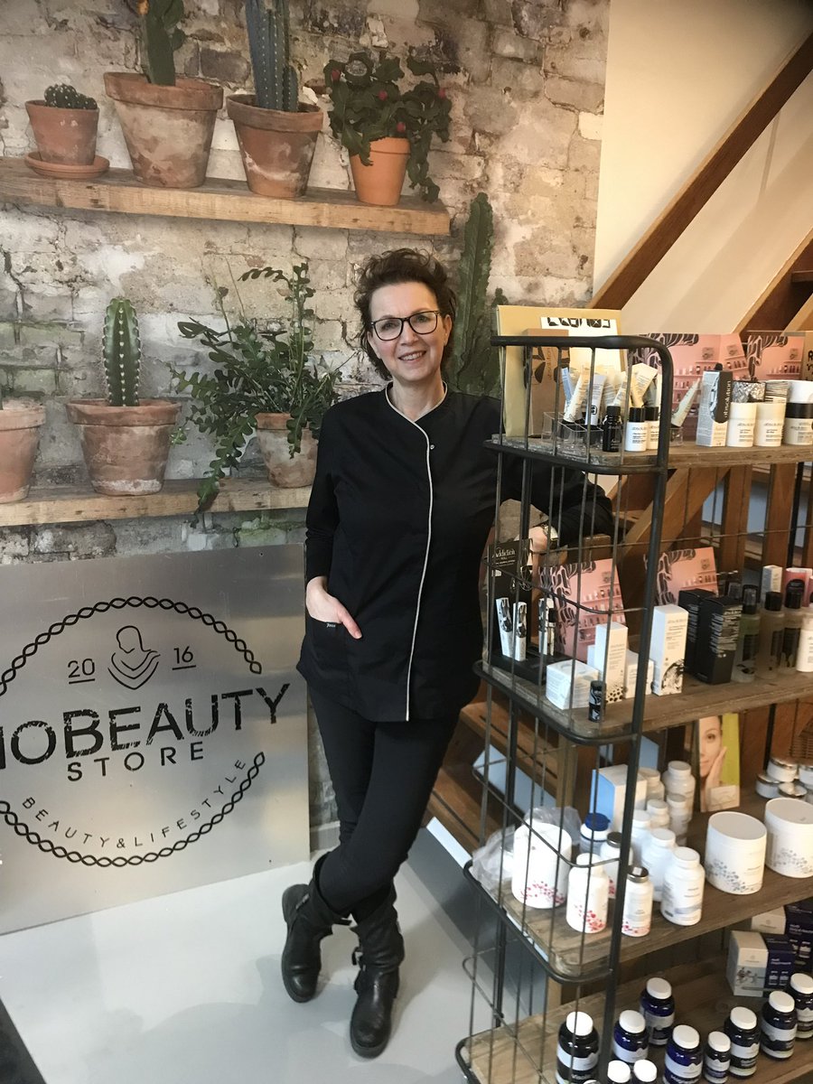 Bio Beauty Store terug in Wapenveld
 
De Bio Beauty Store van Marianne Zwijnenberg is sinds afgelopen jaar te vinden aan de Vlijtweg 1 in Wapenveld en is te bereiken via 06-40360480.