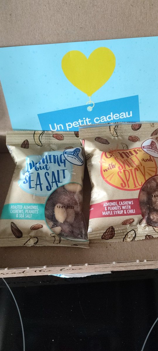 famyligames's tweet photo. Merci de votre reconnaissance et vous êtes pardonné car après avoir testé un de vos concurrents #simplyyoubox votre service et votre qualité de produit sont largement au-dessus #helofresh @HelloFreshBE_FR https://t.co/sg6QvyhmWQ