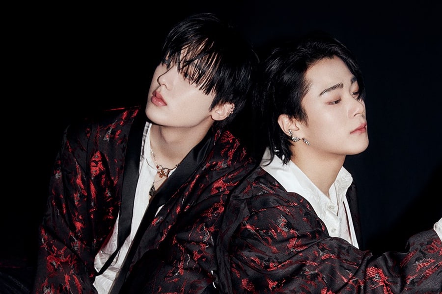 soompi's tweet photo. #MOONBIN_SANHA Tops iTunes Charts Around The World With "REFUGE"
https://t.co/2l8OxfLb20 https://t.co/1gOPrkO506