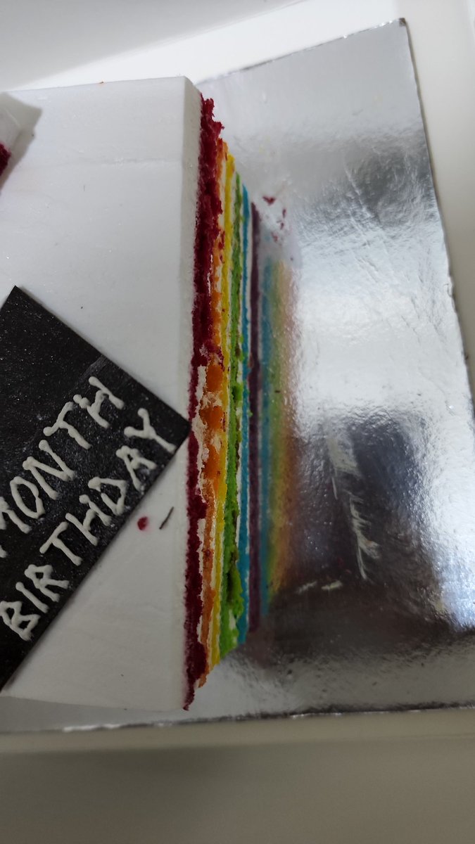 Aaiyasha's tweet photo. @zomato @zomatocare You guyz always spoil the day. Last month also you did the same, this month also.Seems you need to improve your delivery channel partners. The 1&amp; 2nd pic is what you have delivered and the last pic is from the original makers. https://t.co/9AaGpwZpFt