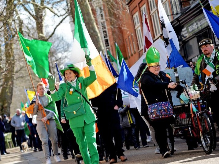 dmuleicester's tweet photo. Happy St Patrick's Day to everyone celebrating 💚

Last Sunday saw the streets of Leicester full of people welcoming back the first #StPatricksDay parade since 2019 🙌🥳

📸: @visit_leicester https://t.co/RJQ5PT3i7a