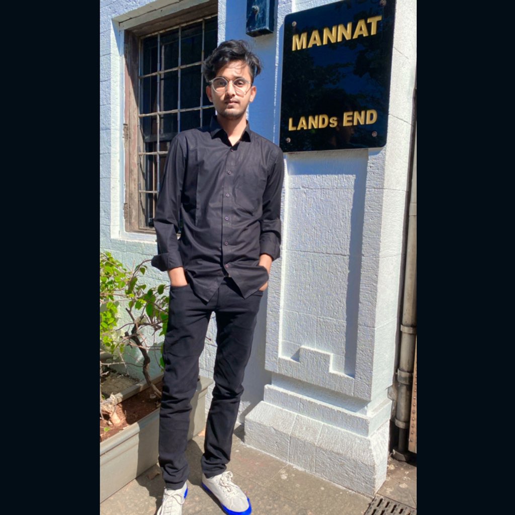 Ishankhantastic's tweet photo. i was there❤️
16-02-22
where were you😭@iamsrk
#mannat #SRK #ShahRukhKhan #srkhouse https://t.co/xxknmDBEGi