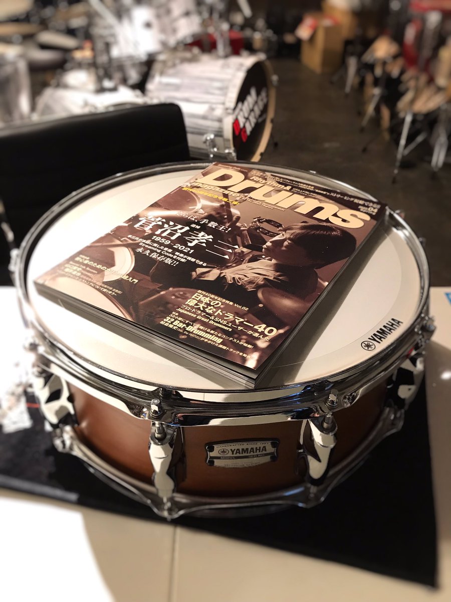 s_drumgarage's tweet photo. ドラマガ最新号、菅沼孝三さんの偉大な軌跡、そしてドラムへの愛、そんな孝三さんを愛した仲間やお弟子さんたち。
まさに永久保存版です👍
リアルタイムに存在したスーパードラマーの生き様は必見!! https://t.co/8hjpy6IZx2