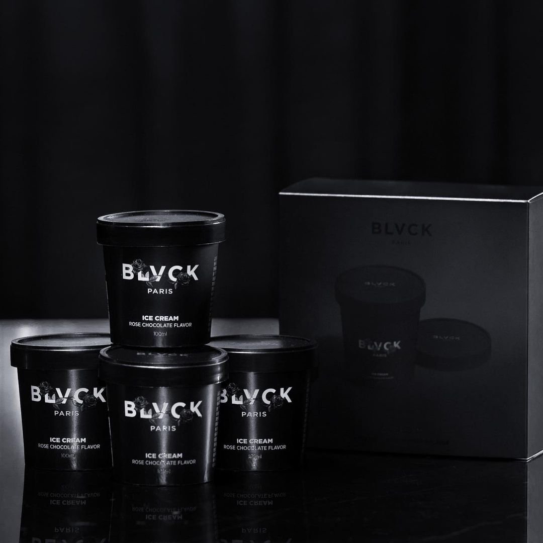 BlvckparisJp's tweet photo. 台湾ではブラックアイスクリームを販売しております🍨🖤
台湾に行かれる際は是非お立ち寄りください!! https://t.co/BhYIaZQgBR