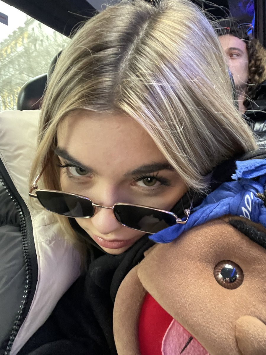 alessialanza_'s tweet photo. bgiorno https://t.co/XTRKQBup5Y