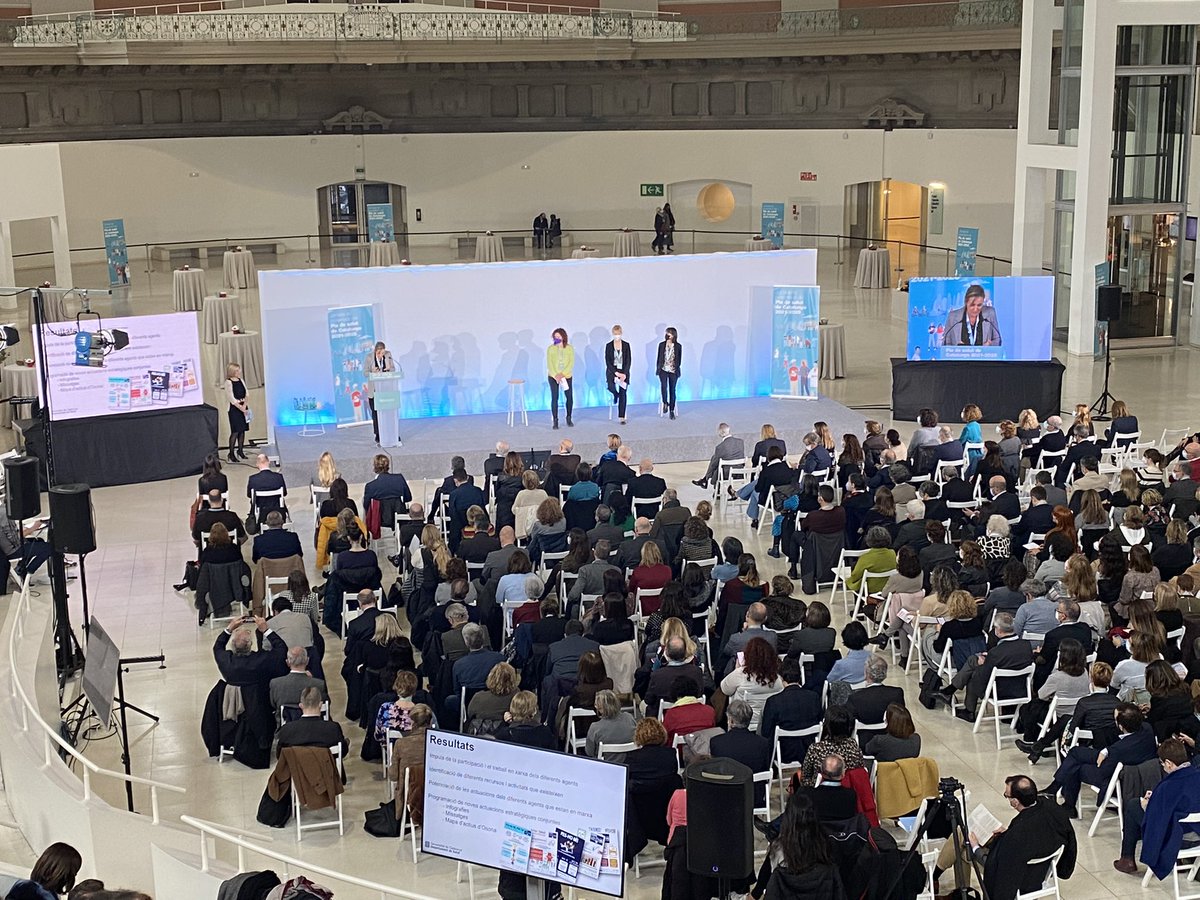 Dolors Coll presenta al #PladeSalut l’experiència del projecte “Fes-ho bé”a #osona per la prevenció de l’obesitat infantil.