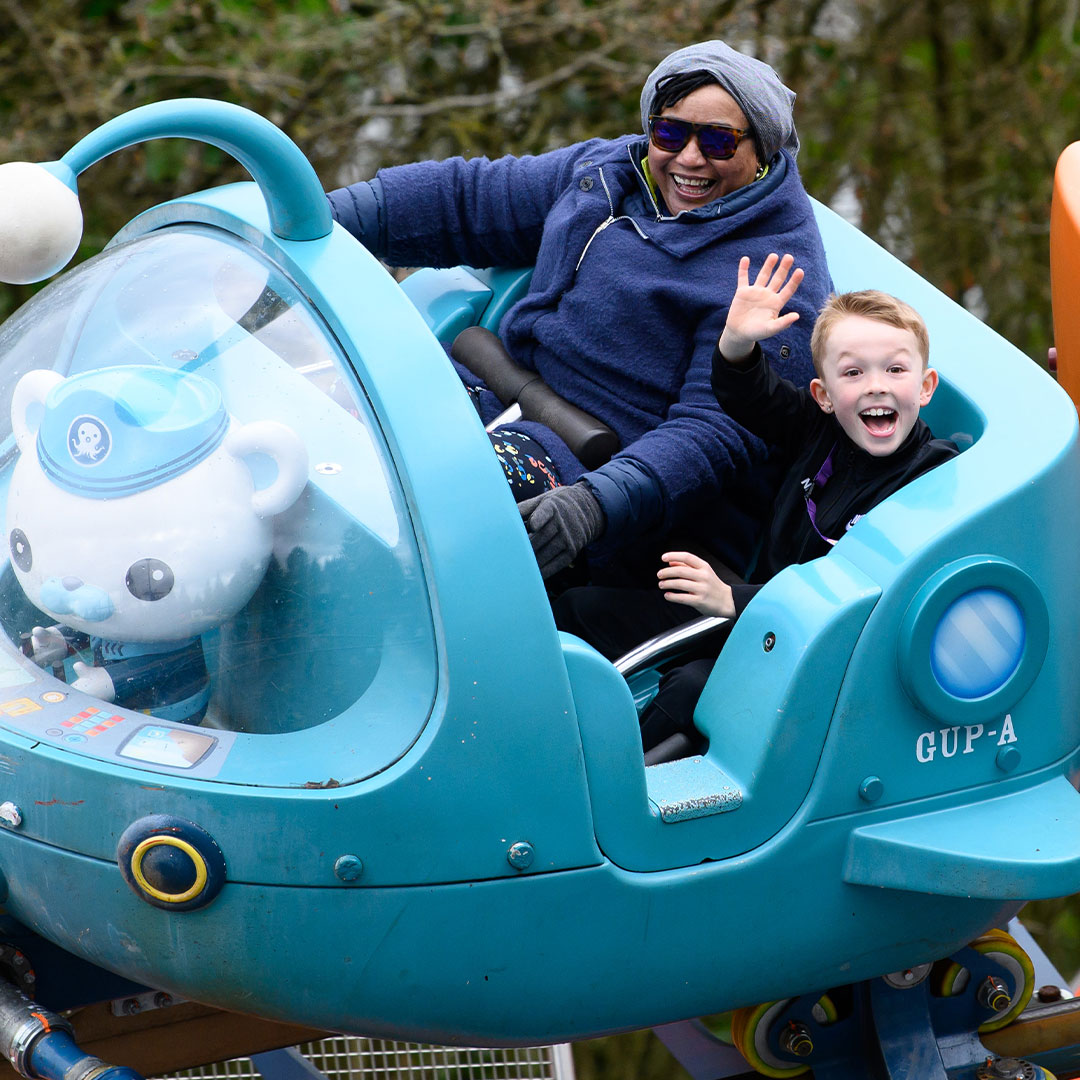 bluelightcard's tweet photo. Our Blue Light Card #ServicesDays are in full swing!
We’ve loved seeing your snaps from @CWOA @LEGOLANDWindsor @WarwickCastle and @altontowers and wanted to share a few of our faves with you!
See someone you know? Tag them! 💙
#servicesdays #bluelightcard https://t.co/jJHjP2CDZ3