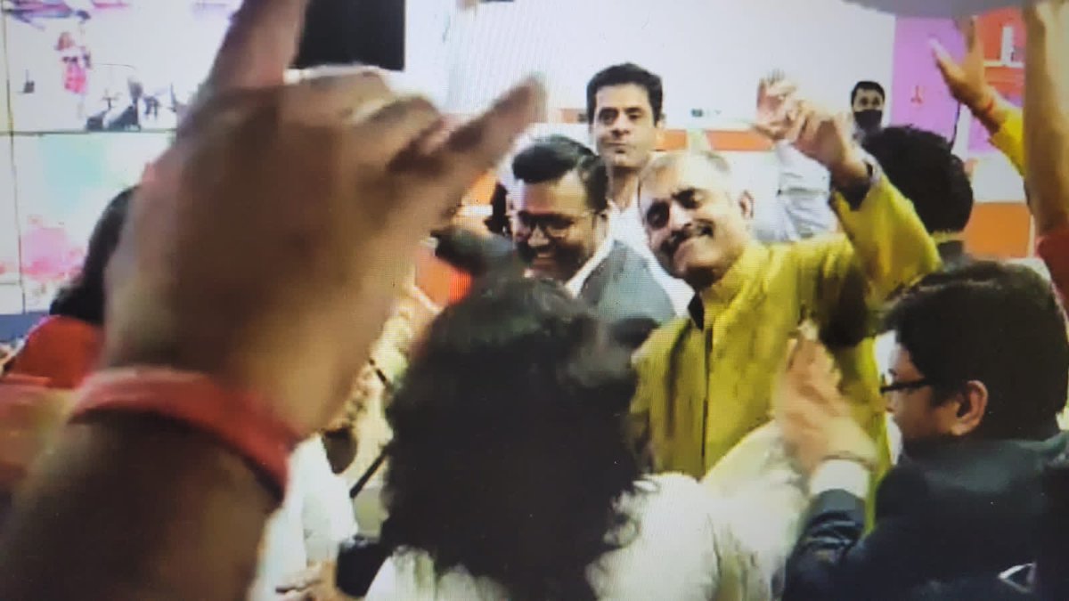 Skyonthetop's tweet photo. #incedo #townhall #winninginthedigitalage #amazingbook written by our #ceo @seth_nitin @IncedoInc https://t.co/4Jp2Gi8gJZ