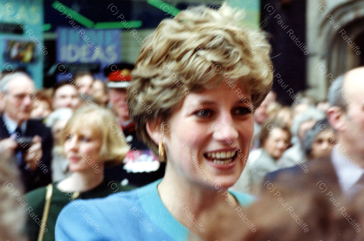 RoyaltybyPaul's tweet photo. Diana, Princess of Wales also accompanied the Prince that day. She went on a walkabout in the city centre. ''It helps to be tall doesn't it' she said as we shook hands over a sea of tall heads!! #BackoftheCrowd https://t.co/X76wRwphYI