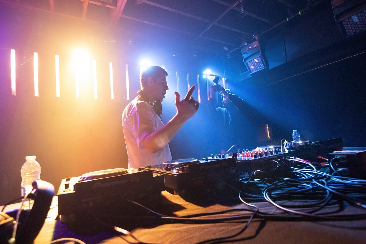 Our homie @3assX opening things up for Infekt at Velvet Underground! 📸 <a href="/IAMFOSS/">⚔ FOSS ⚔</a> #Dubstep